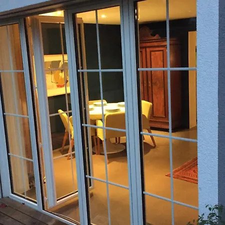 Eclectic Garden In A Quiet Residential Area Apartment *