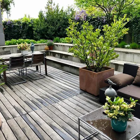 Apartment Eclectic Garden In A Quiet Residential Area *